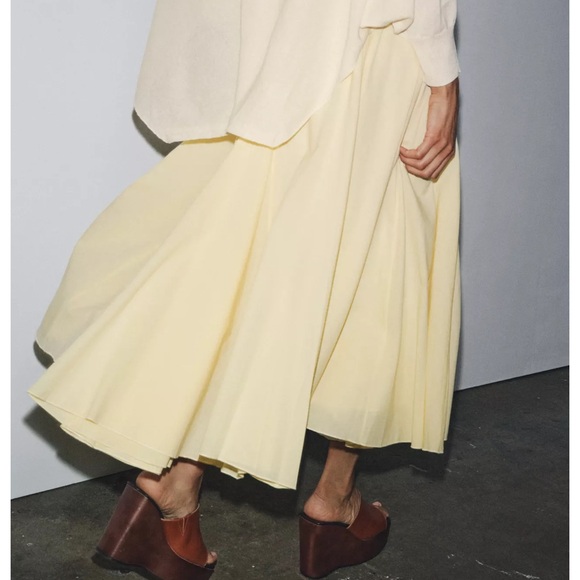 Zara Light Yellow A-Line Skirt - Picture 4 of 9
